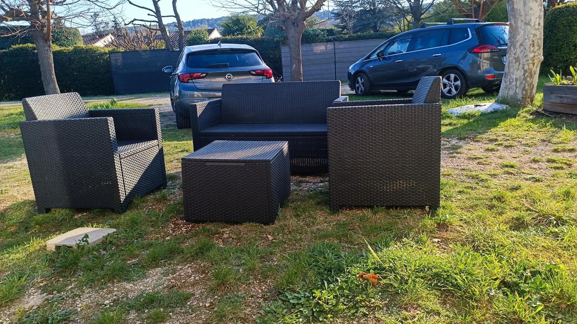 Apartment Studio Familial Avec Terrasse Et Parking A Proximite De La Gare Tgv Aix-En Provence Cabries France